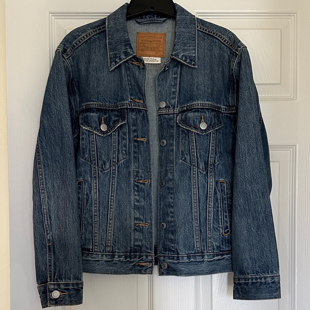 Levi's Ex-Boyfriend Trucker Jacket Medium Wash Size S EUC